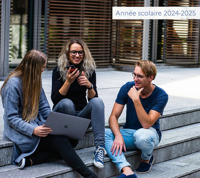 Visuel représentant des élèves. Ce visuel pointe vers la page spécifique "Phase définitive"